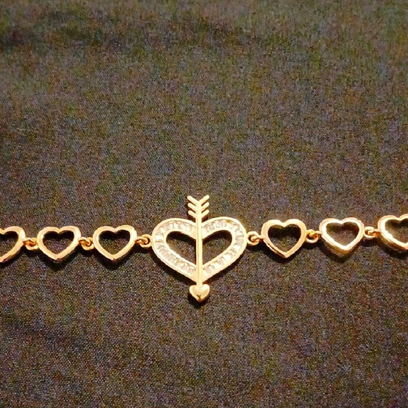 Gold Heart Bracelet - Picture 1 of 2